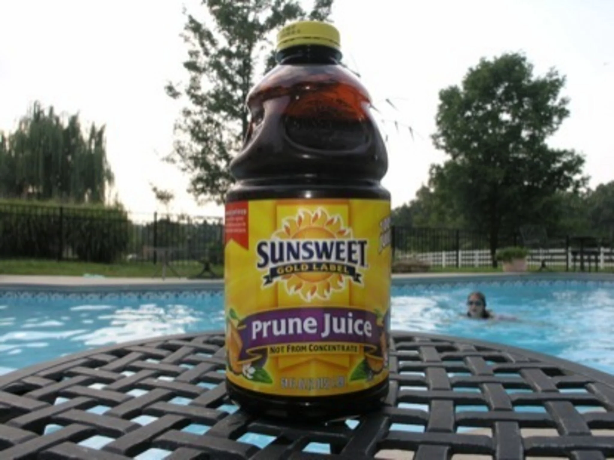 Will It Float: Prune Juice